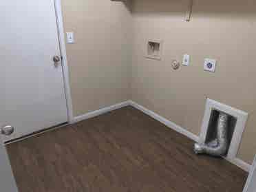 4 BR in Manor
