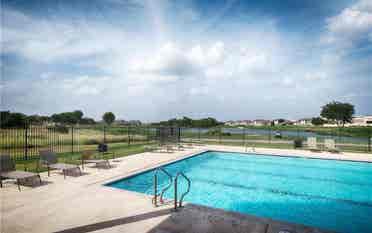 3 BR in Hutto