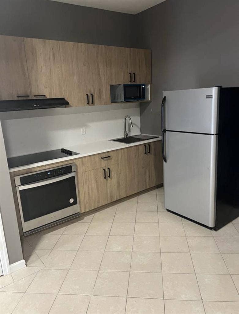 Newly Renovated 3 Bedroom 1 Bath