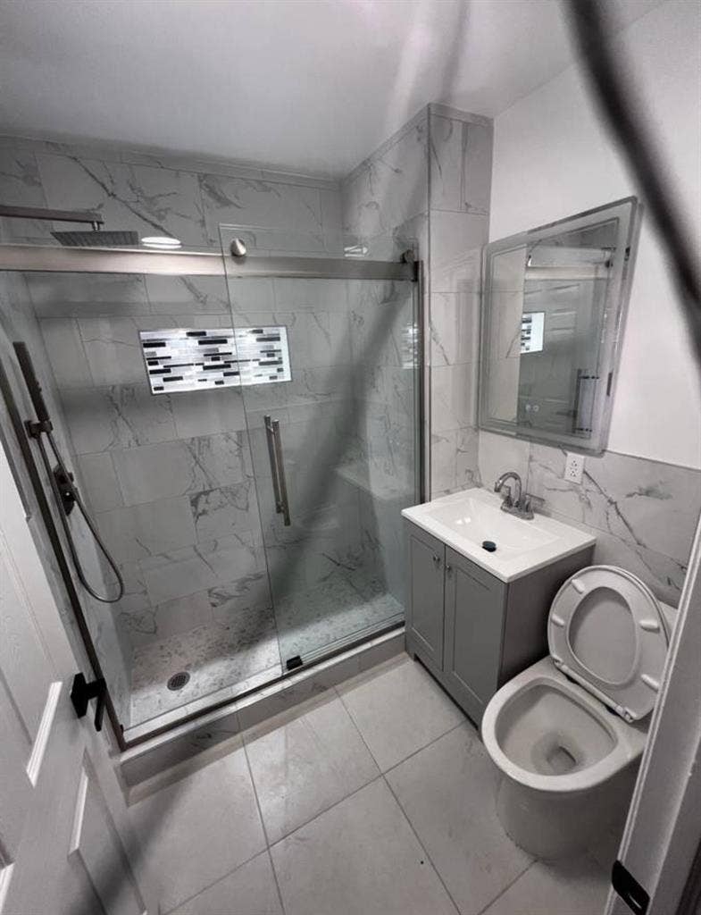 Newly Renovated 3 Bedroom 1 Bath