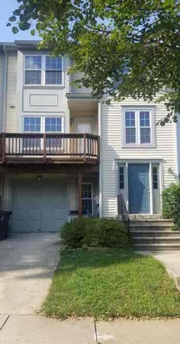 Seeking Female Roommate for Primary