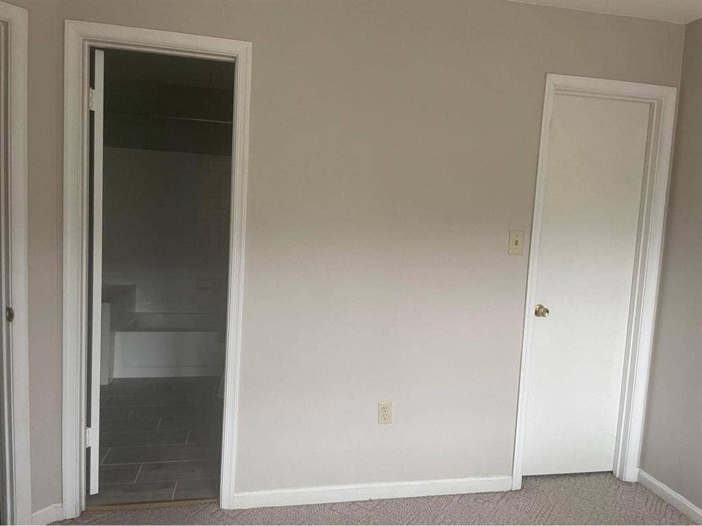 Seeking Female Roommate for Primary