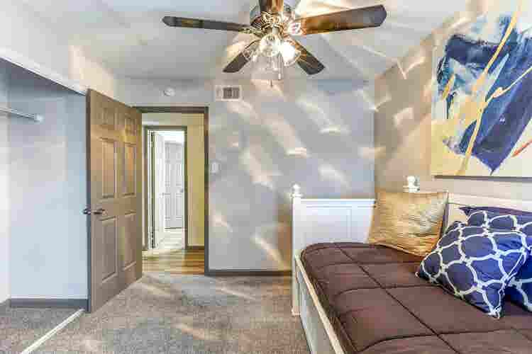 $ MOVE-IN SPECIAL