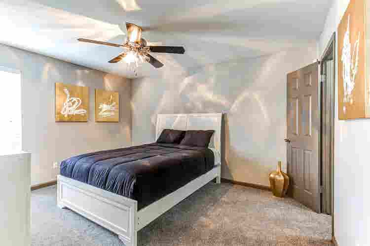 $ MOVE-IN SPECIAL!!!