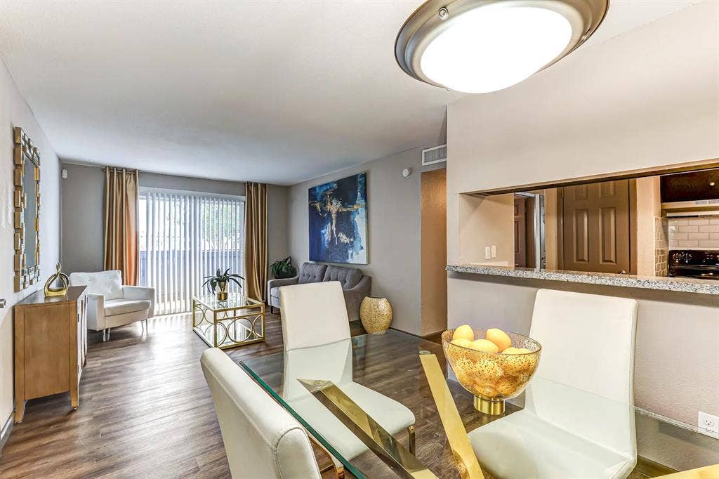 $ MOVE-IN SPECIAL!!!