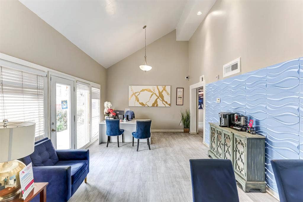 $ MOVE-IN SPECIAL