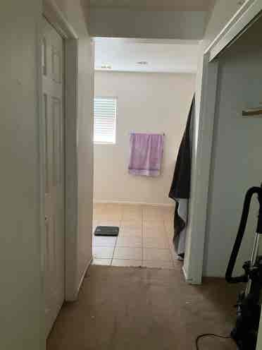 Master bedroom for rent or smaller