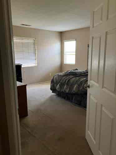 Master bedroom for rent or smaller
