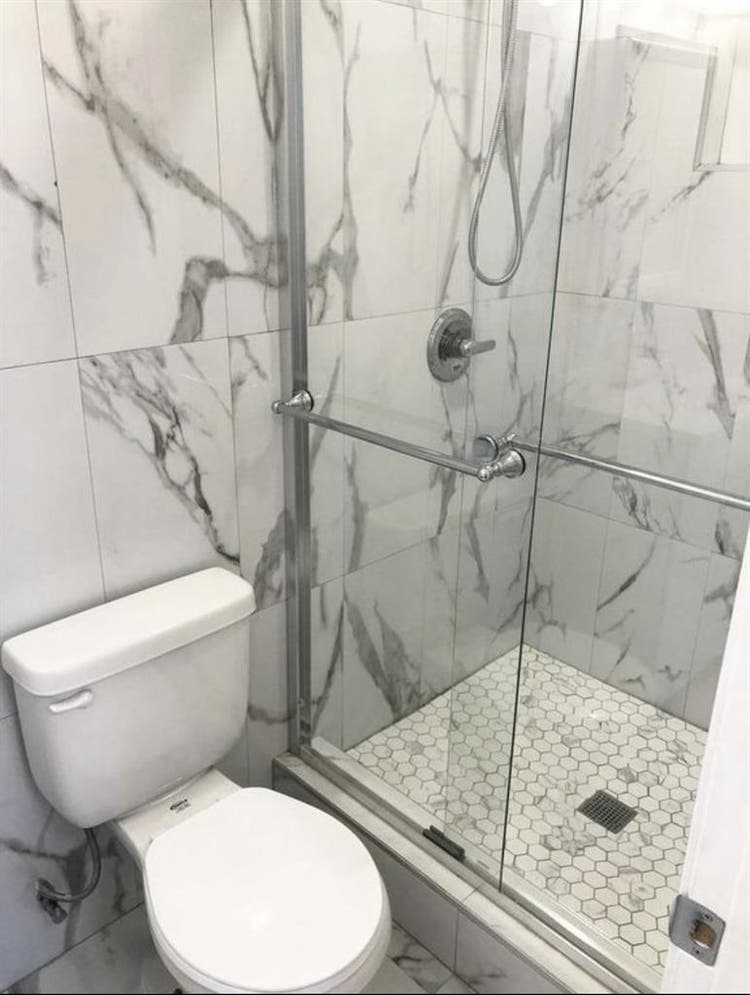 Looking for a female playa roomie!