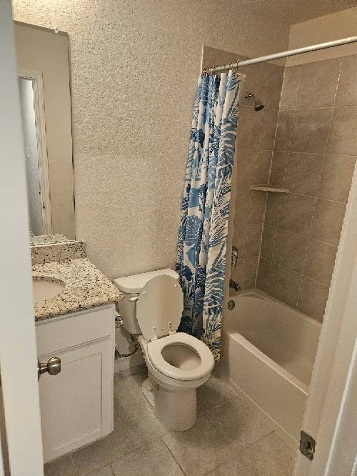 Room for rent- West San Antonio