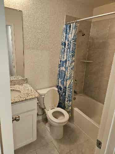 Room for rent- West San Antonio