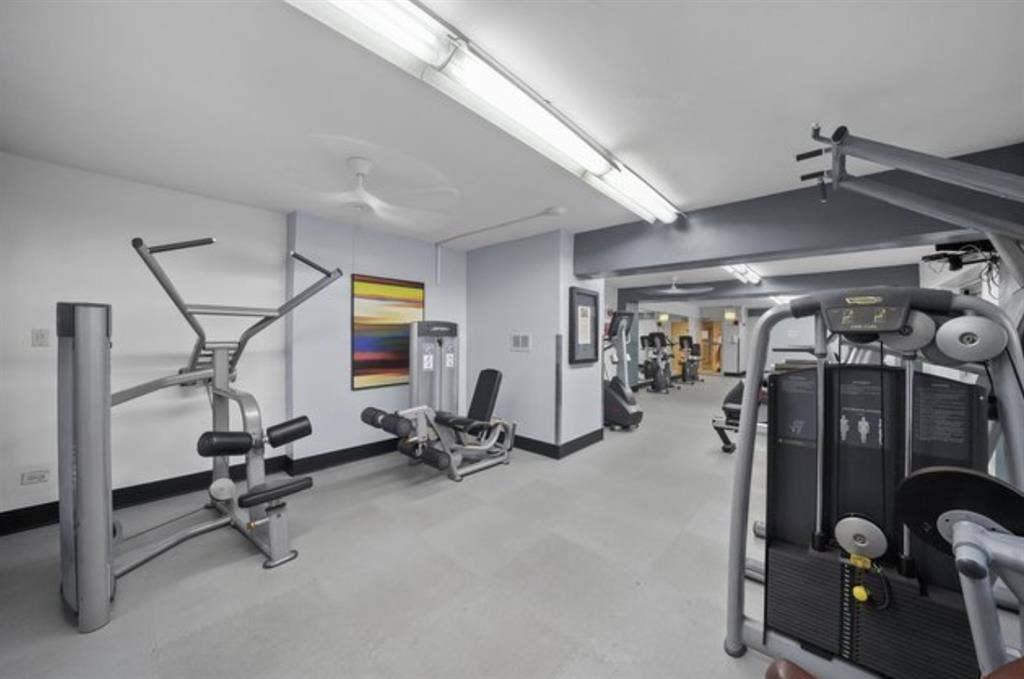 Newly Renovated 1BR in Uptown!