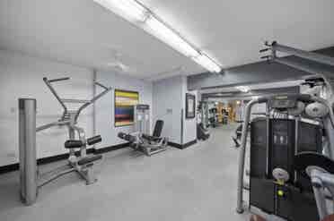 Newly Renovated 1BR in Uptown!