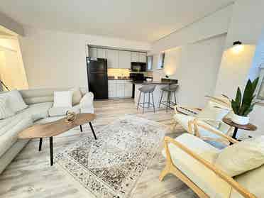 Newly Renovated 1BR in Uptown!