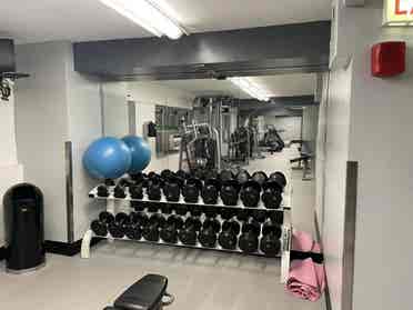 Newly Renovated 1BR in Uptown!