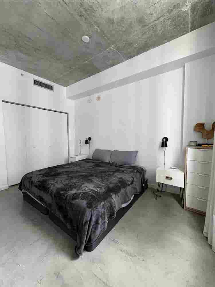 Furnished 1 
Bedroom Condo