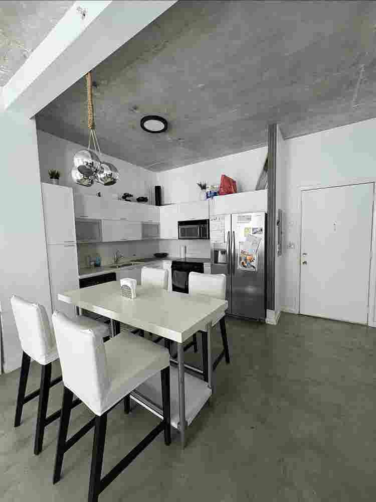 Furnished 1 
Bedroom Condo