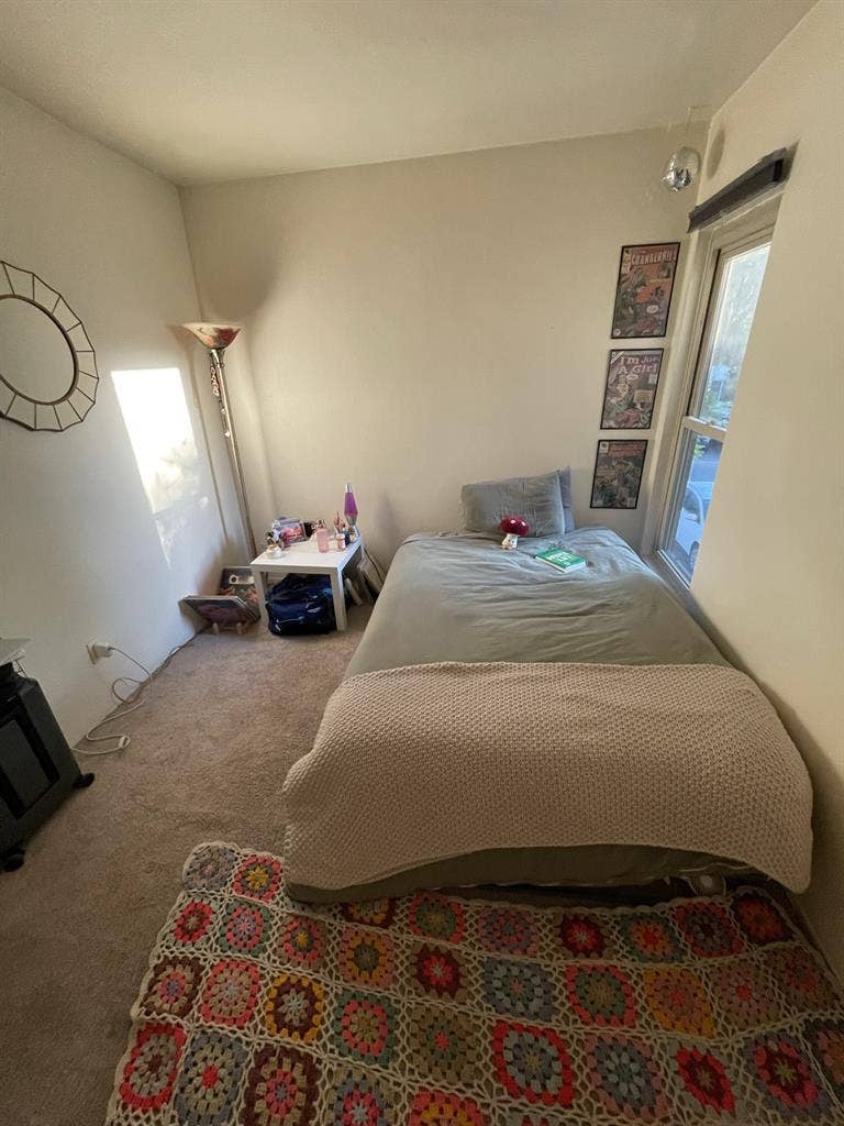 Private Room for Rent,
East College