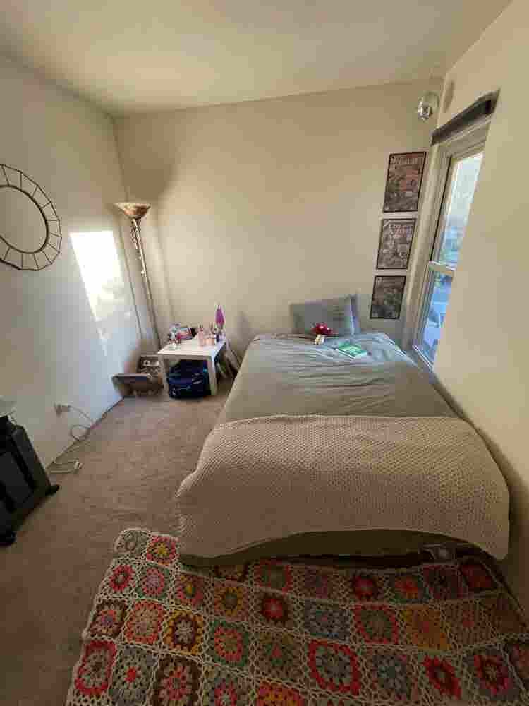 Private Room for Rent, 
East College