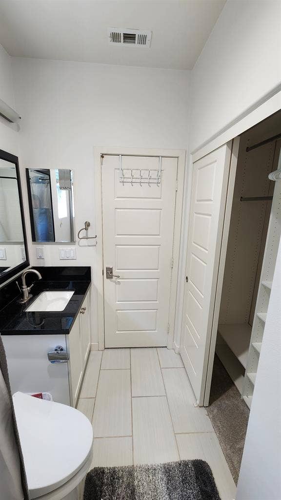Private Room in a Townhouse