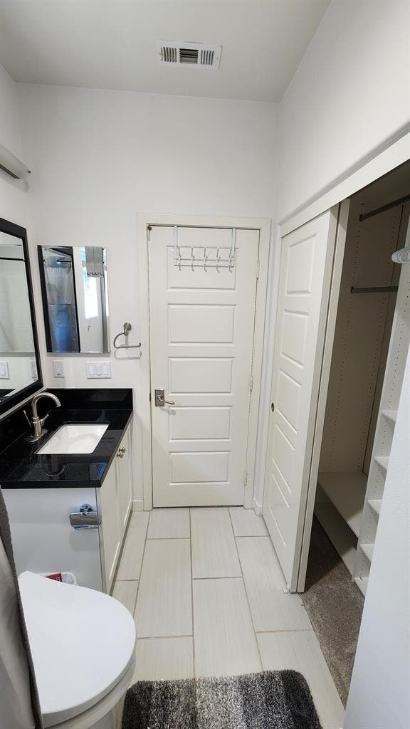 Private Room in a Townhouse