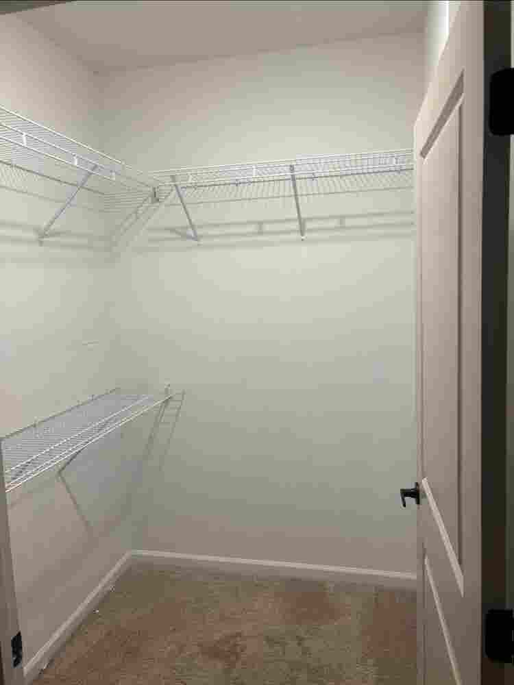 Nice room and bathroom with closet