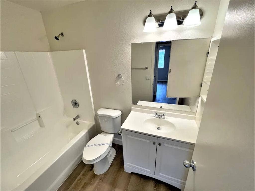 Spacious Rooms For Rent