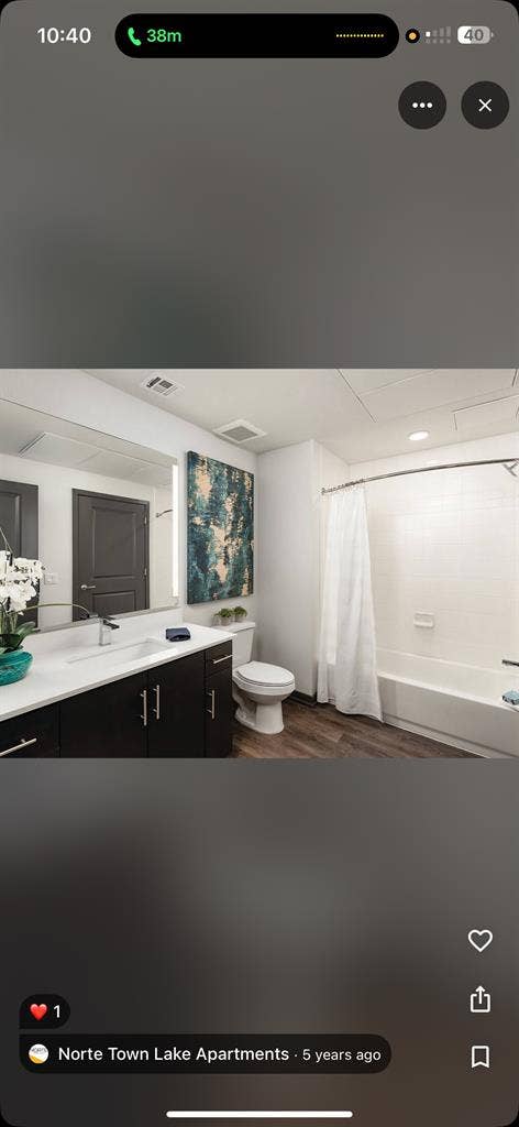 Roommate wanted move in Aug