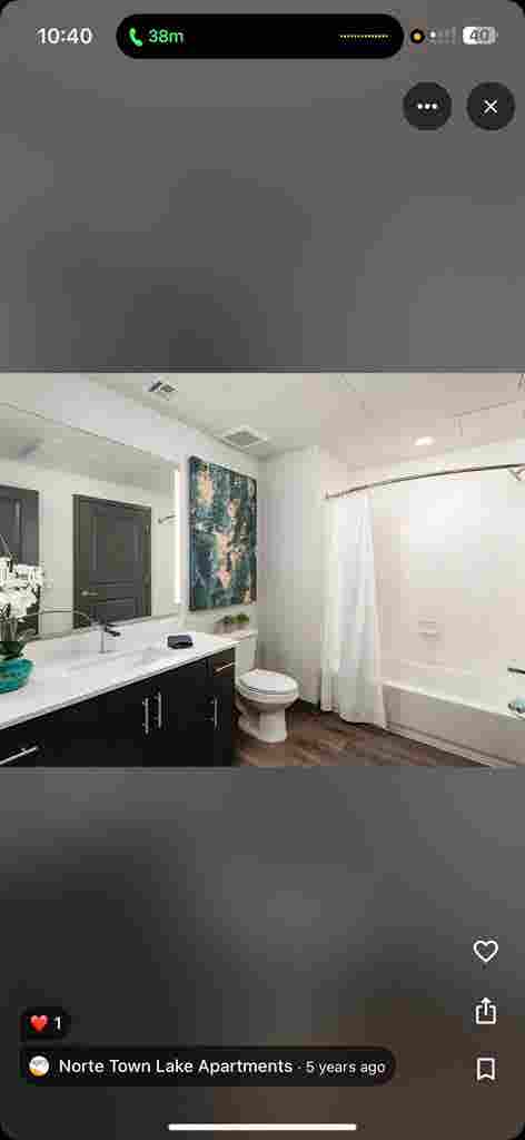 Roommate wanted move in Aug