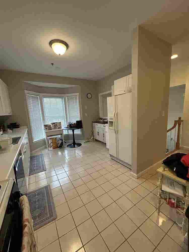 Room available 
in Townhome. Woburn
