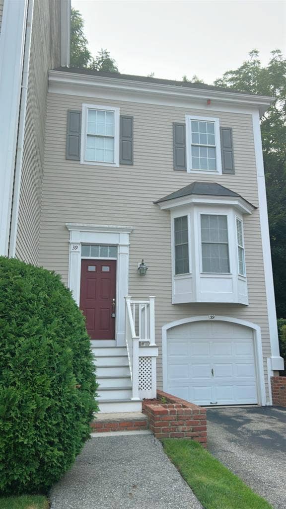 Room available 
in Townhome.