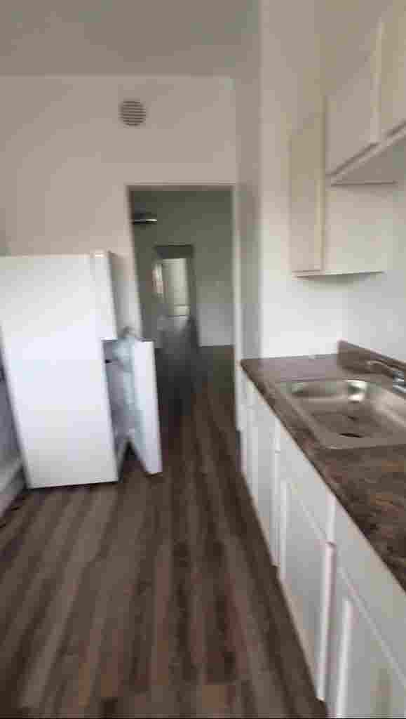 Rooms open! close to Shaker Square