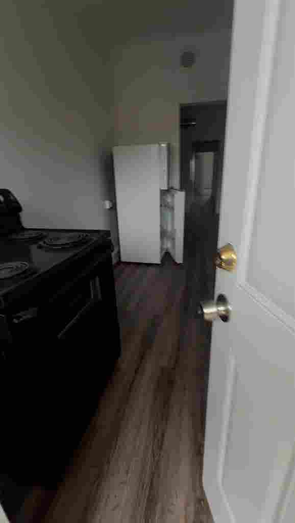Rooms open! close to Shaker Square
