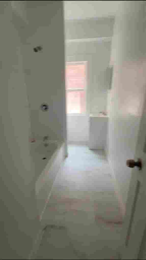 Rooms open! close to Shaker Square