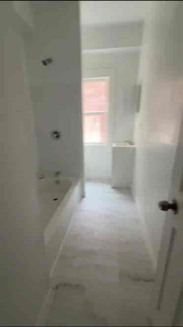 Rooms open! close to Shaker Square