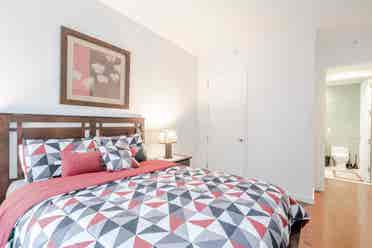 ✨Sunlit & Spacious Sublet Midtown✨