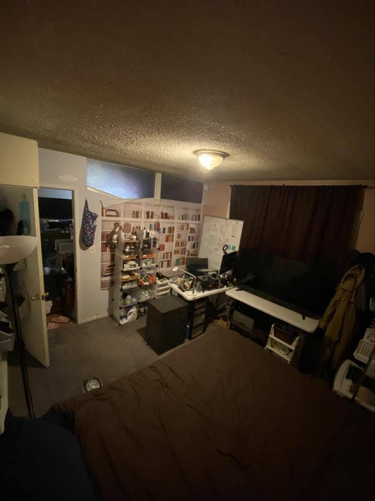 Room for rent. Will update pics