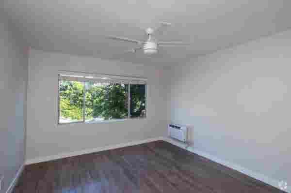 Private Bedroom + Bathr in 2BR