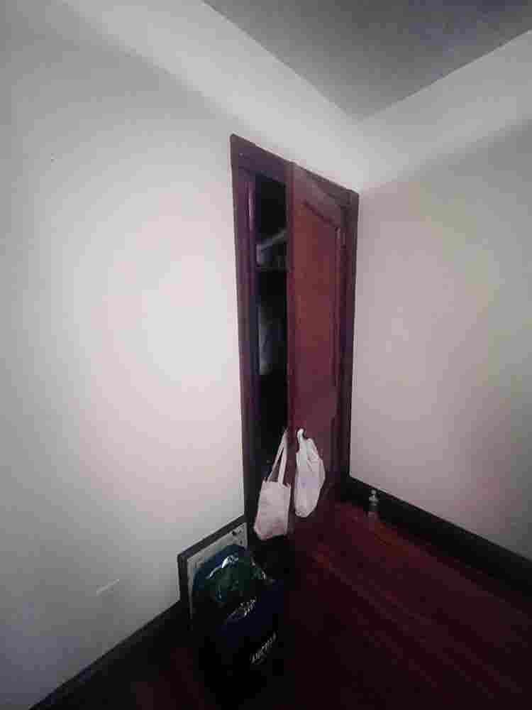 Only looking for 1 female roommate!