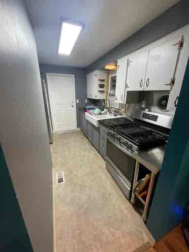 Furnished room with one roommate