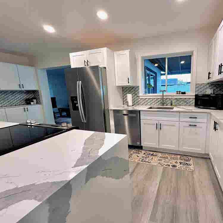 Detached Room with Private Bathroom