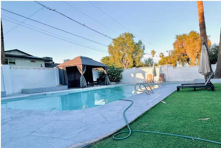 Detached Room with Private Bathroom