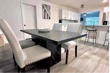 Detached Room with Private Bathroom