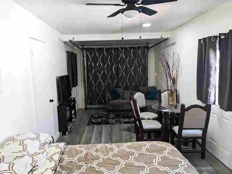 Detached Room with Private Bathroom