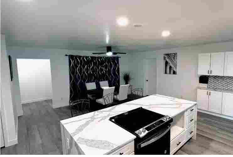 Detached Room with Private Bathroom