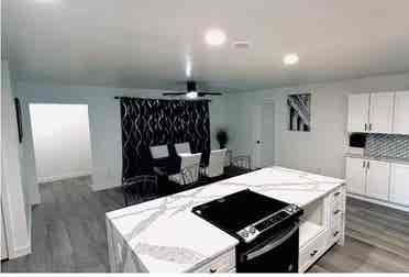 Detached Room with Private Bathroom