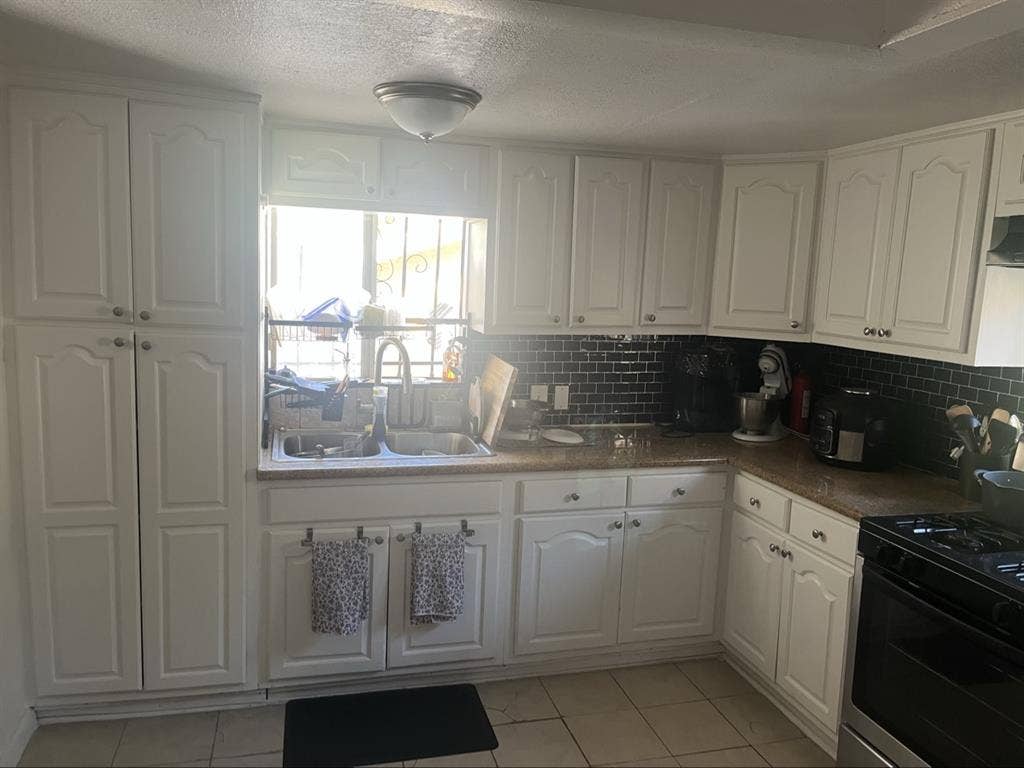 2 bed, 2 bath Backhouse in Atwater