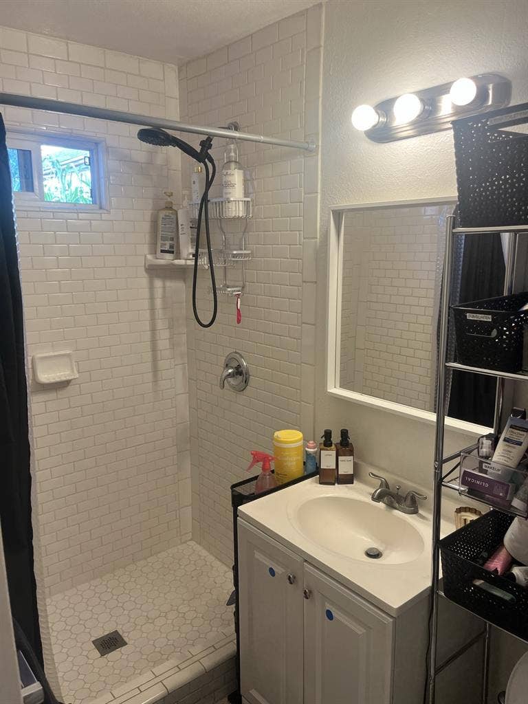 2 bed, 2 bath Backhouse in Atwater