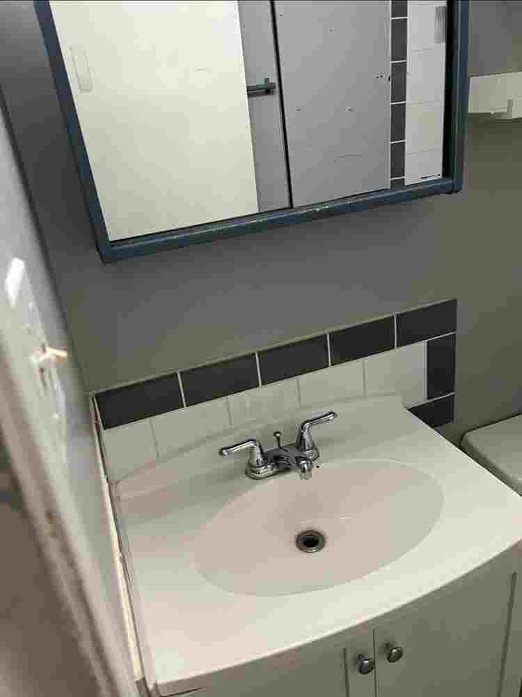 Looking for a roommate 