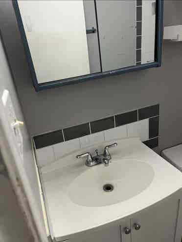 Looking for a roommate 